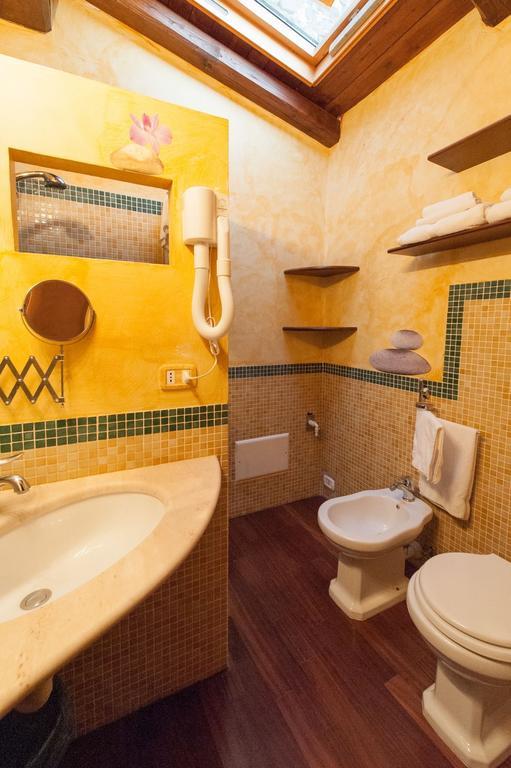 Bed And Breakfast Mblo Fondi Buitenkant foto