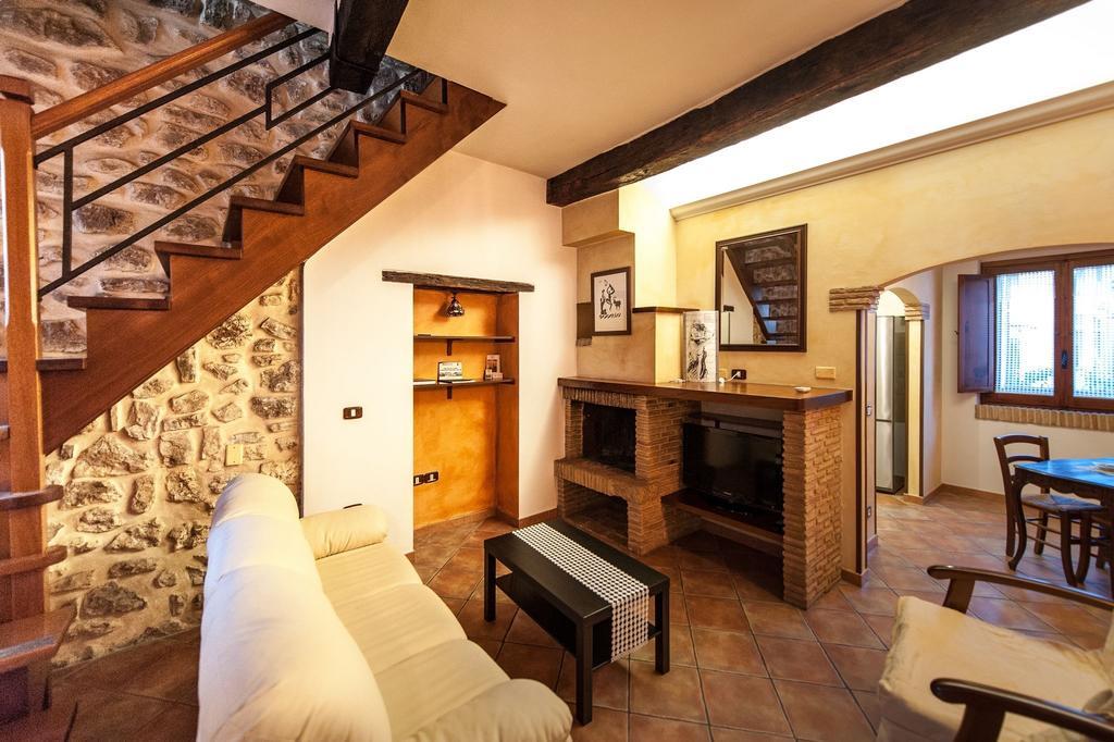 Bed And Breakfast Mblo Fondi Buitenkant foto