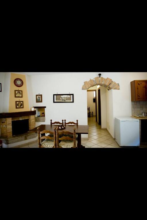 Bed And Breakfast Mblo Fondi Buitenkant foto